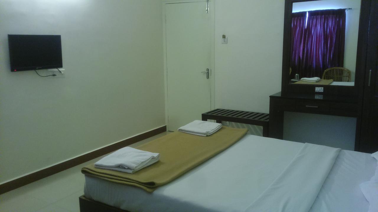 Hotel Blue Hills International Utakamand Zewnętrze zdjęcie