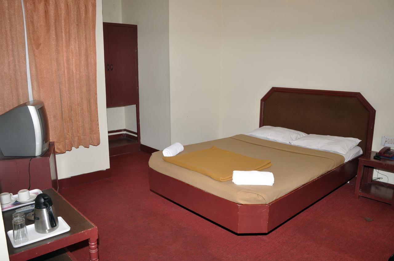 Hotel Blue Hills International Utakamand Zewnętrze zdjęcie
