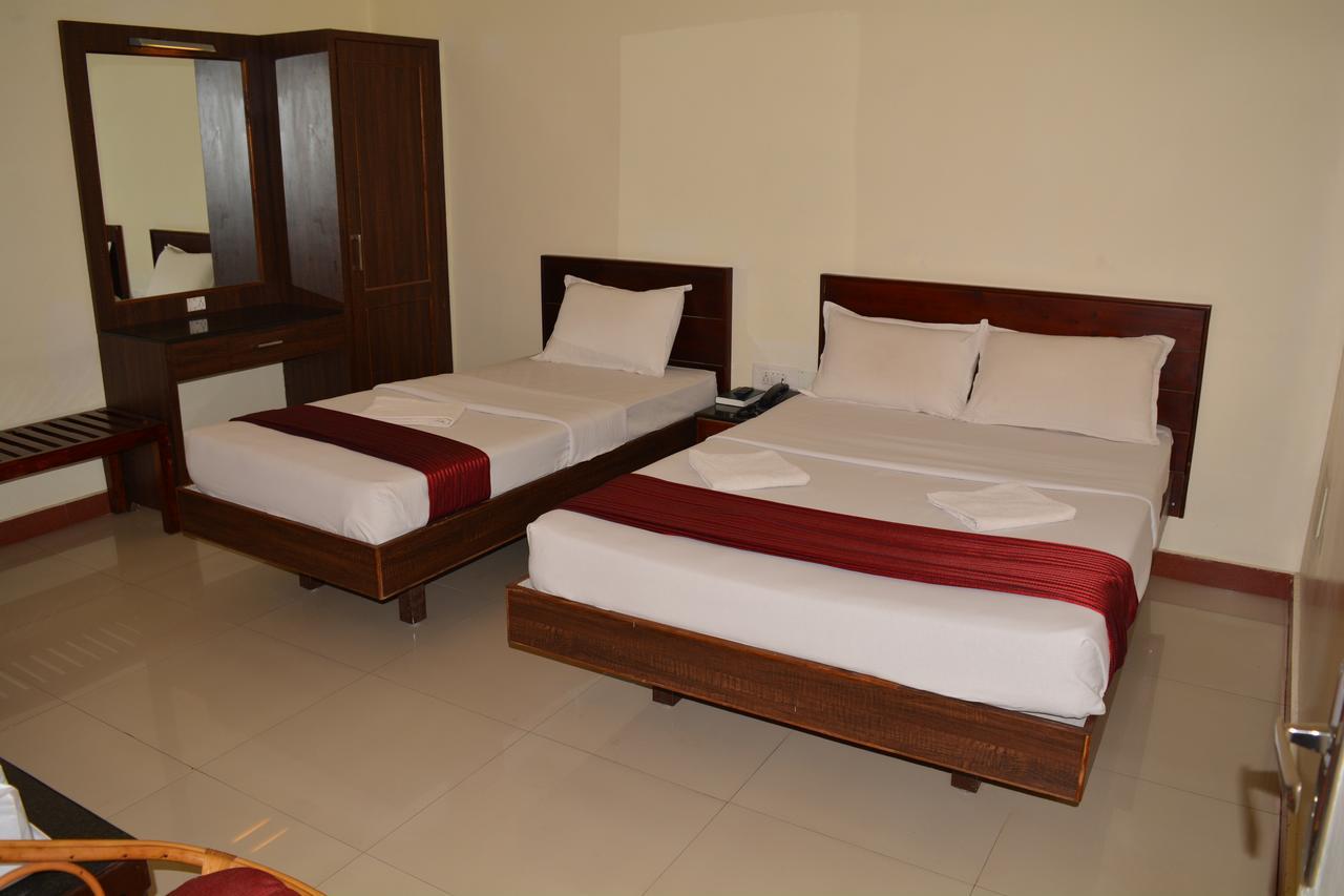 Hotel Blue Hills International Utakamand Zewnętrze zdjęcie