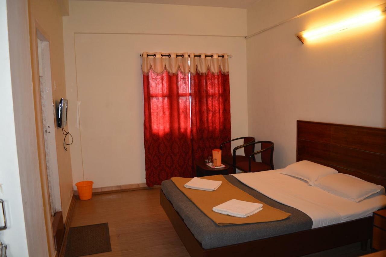 Hotel Blue Hills International Utakamand Zewnętrze zdjęcie